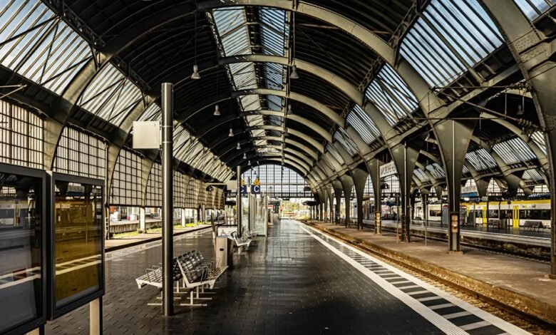 news platform discovery hub collaborators